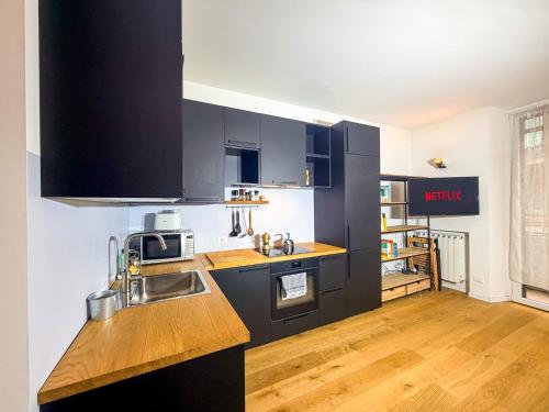Modern Two-Room Apartment with Balcony 2km from the Center