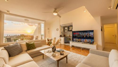 Azure Penthouse Excelsior
