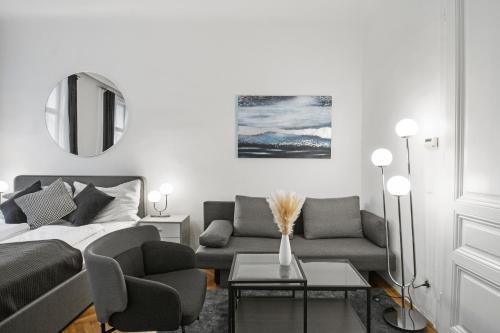 Expats and relocation - Only Monthly Stays - Near U1 Metro