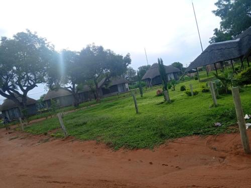 Jardí fora de Tsetsebjwe Lodge