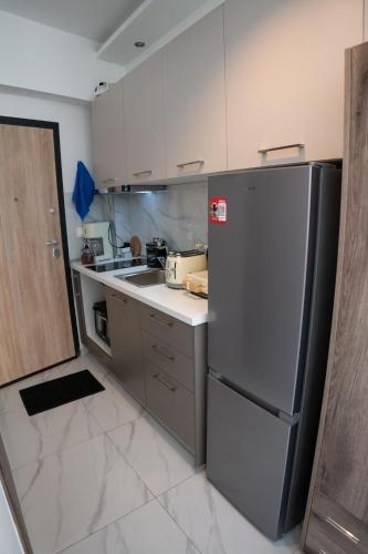 Central bright loft with balcony near old town