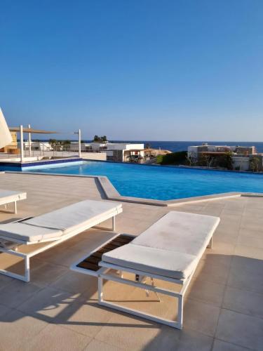 Luxury Stays in Wadi Jebal Soma Bay