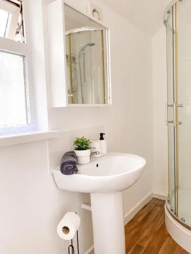 Cardiff Stay- Sleeps 4- FREE PARKING- 8 min to City photo 66
