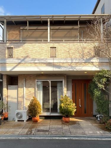 Happy House Osaka Nishinari