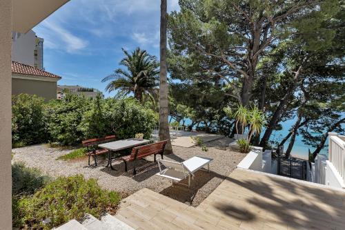 Beachfront Deluxe B&B