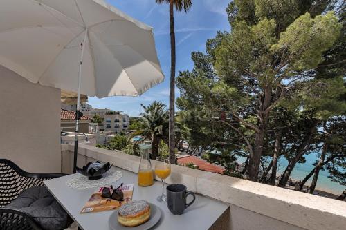 Beachfront Deluxe B&B