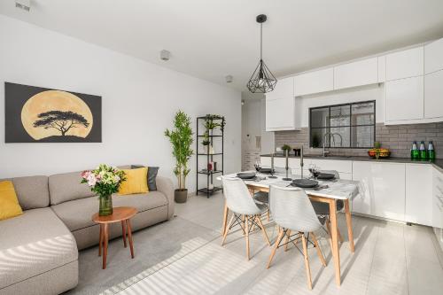 Lumina premium family apartment with private garden