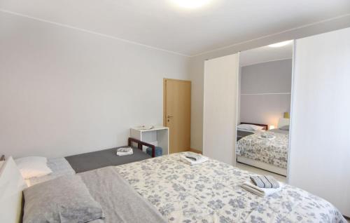 Umag flat with terrace and garden