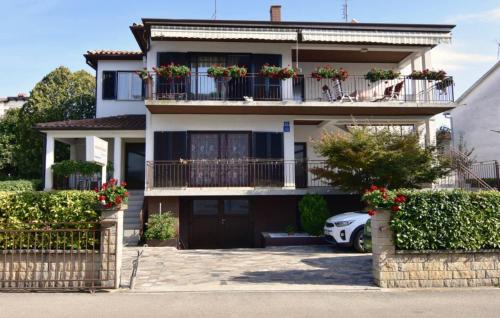 Umag flat with terrace and garden