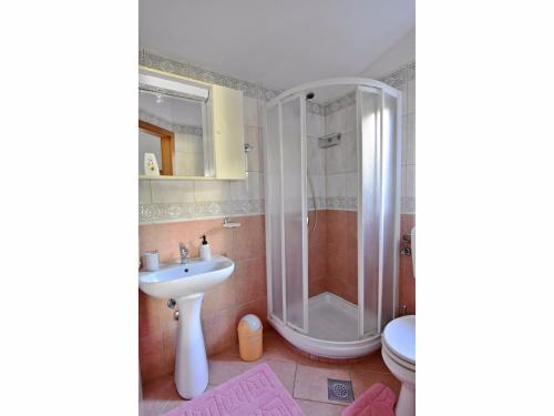 Cozy flat with garden access in Umag