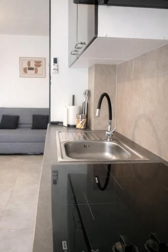 Air-conditioned apartment on the port side