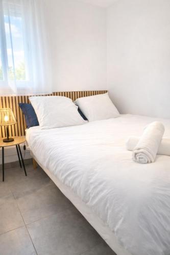 Air-conditioned apartment on the port side