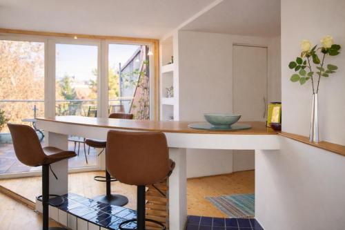 Romantisches Dach-Loft im Zentrum mit Terasse I 100qm I Self Checkin