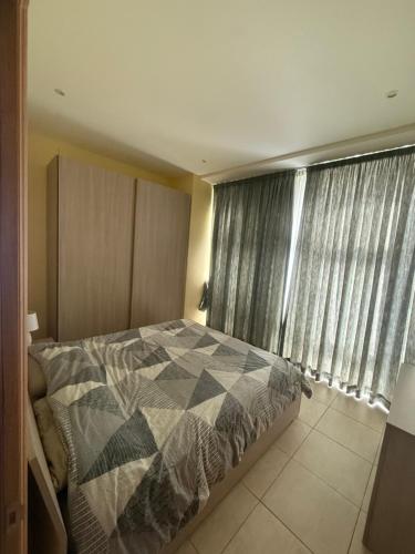 Lova arba lovos apgyvendinimo įstaigoje Mayfair