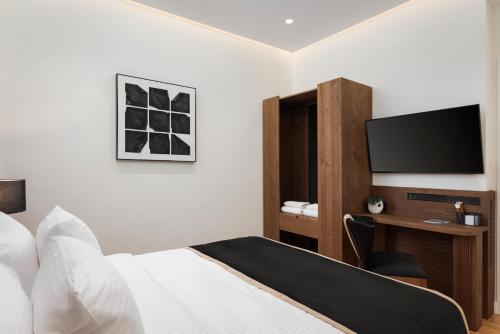 Voukourestiou Signature Suite