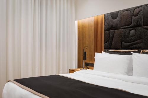 Voukourestiou Signature Suite