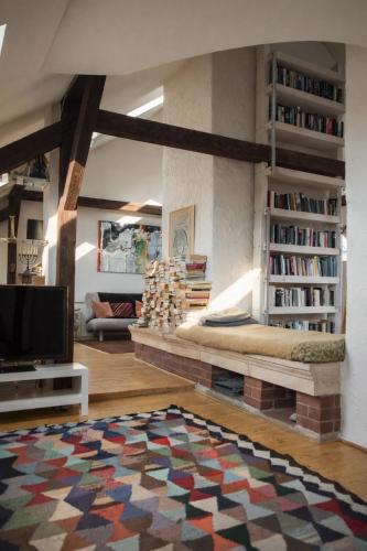 Romantisches Dach-Loft im Zentrum mit Terasse I 100qm I Self Checkin