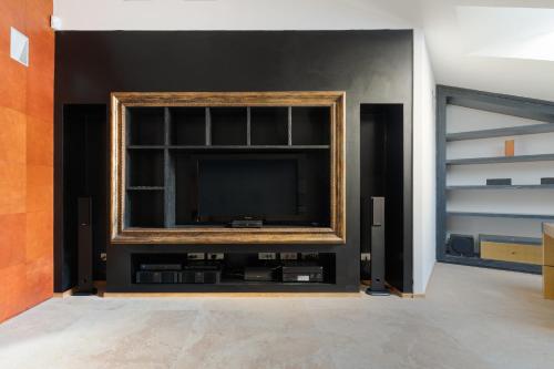 GuestHost - 500sqm luxury with Spa, Gym, Terrace, Game Room & Garage
