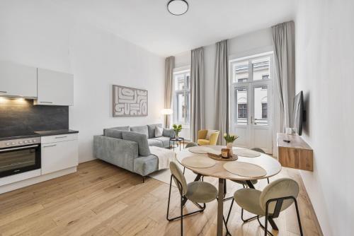 Stadtpark City Apartment is Calling - by 4ty3 Apartments