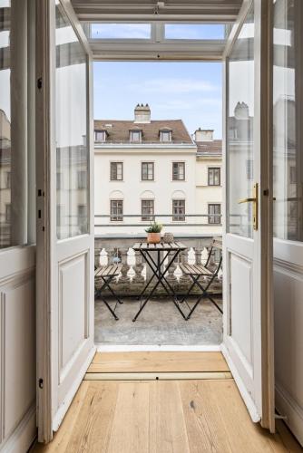 Stadtpark City Apartment is Calling - by 4ty3 Apartments