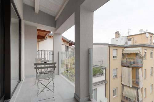 GuestHost - Modern Terrace Flat in Solari Area