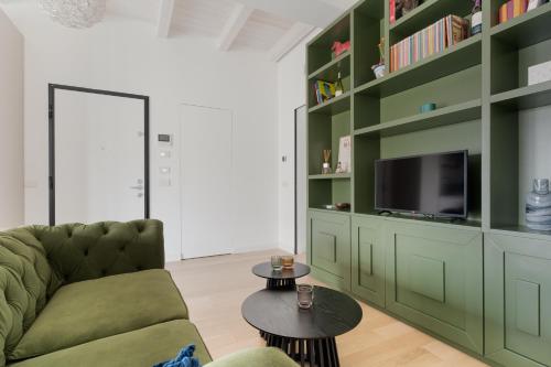 GuestHost - Modern Terrace Flat in Solari Area