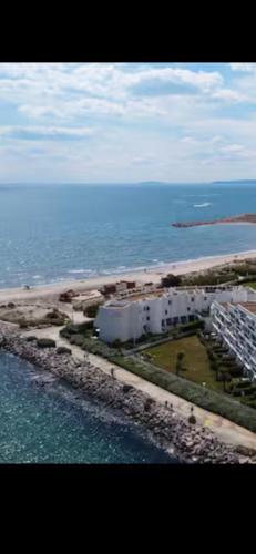 Plage et Pêche au bout du jardin avec parking privatif
