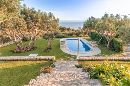 Villa Tamaris s privatnim bazenom 700m od mora