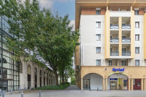 Kyriad Chambéry Centre - Hôtel et Résidence