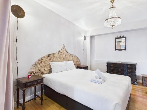 Charming 2BR TownHouse in Mouraria | By Airnest