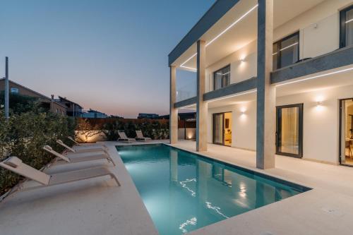 Villa Turnea with heated pool