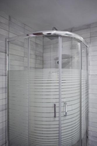 A bathroom at aifoS