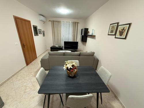 Central Cozy Apartment 2