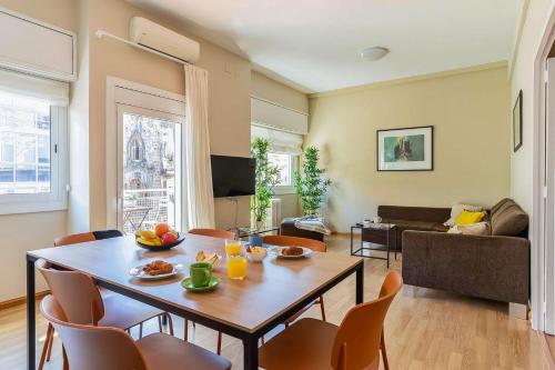 731 - AB Enric Granados Apartment