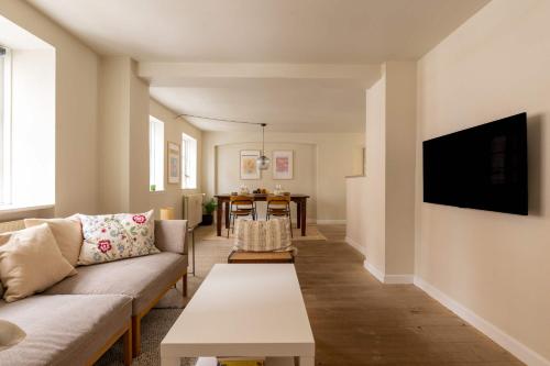 Foto Bright Stay for Two Near Metro & City Sights 6