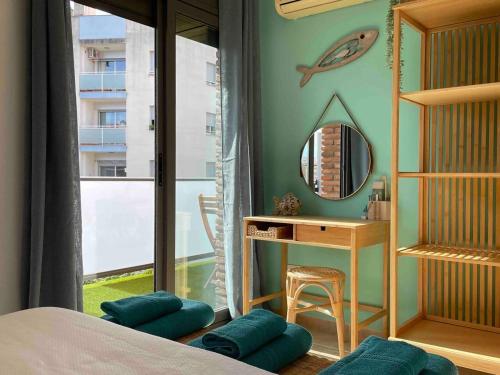 Bonito piso con terraza y piscina, cerca del mar