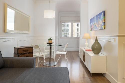 Enjoybcn Coliseum Apartments