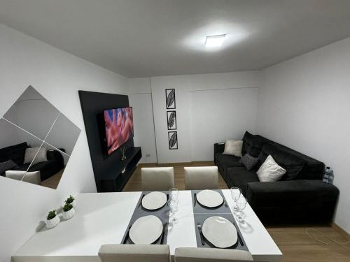 Apt charmoso bem localizado Piscina e 02 quartos Próximo rodoviária