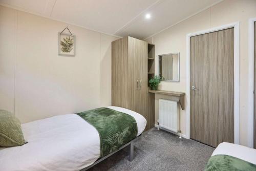 The Yorkshire Burrow Lodge with Hot Tub photo 22