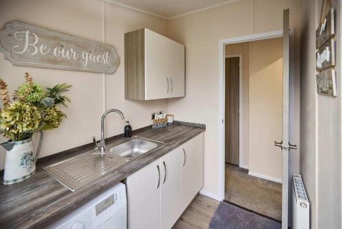 The Yorkshire Burrow Lodge with Hot Tub photo 15