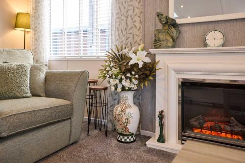 The Yorkshire Burrow Lodge with Hot Tub photo 19