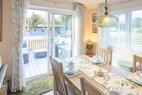 The Yorkshire Burrow Lodge with Hot Tub photo 11