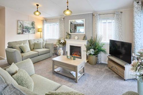 The Yorkshire Burrow Lodge with Hot Tub photo 10