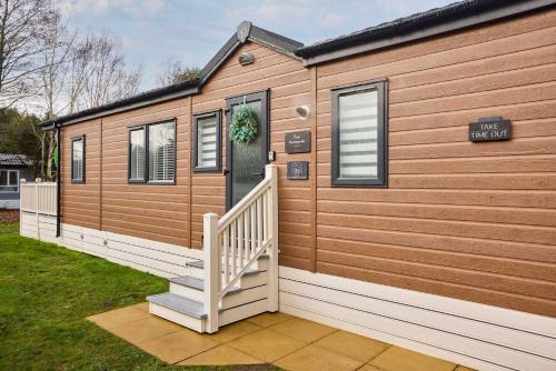 The Yorkshire Burrow Lodge with Hot Tub photo 13