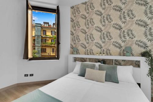 NEW! Stylish 3-Person Flat by Metro M3 & Sunny Balcony