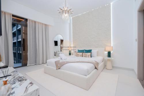 Luxurious chic getaway for 4, pool view, hammam, sauna, PS5