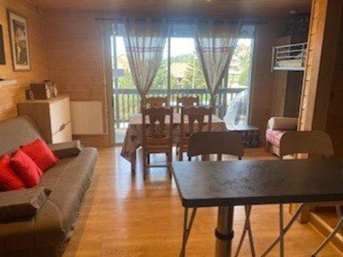 Studio rénové 3* au pied des pistes de Pyrénées 2000 avec terrasse et cuisine équipée - FR-1-703-195