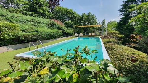 Hillside Pool House