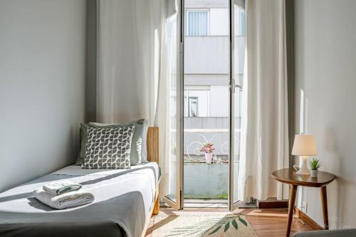 Experience the Charm Porto Apartment with Terrace