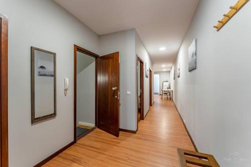 Experience the Charm Porto Apartment with Terrace